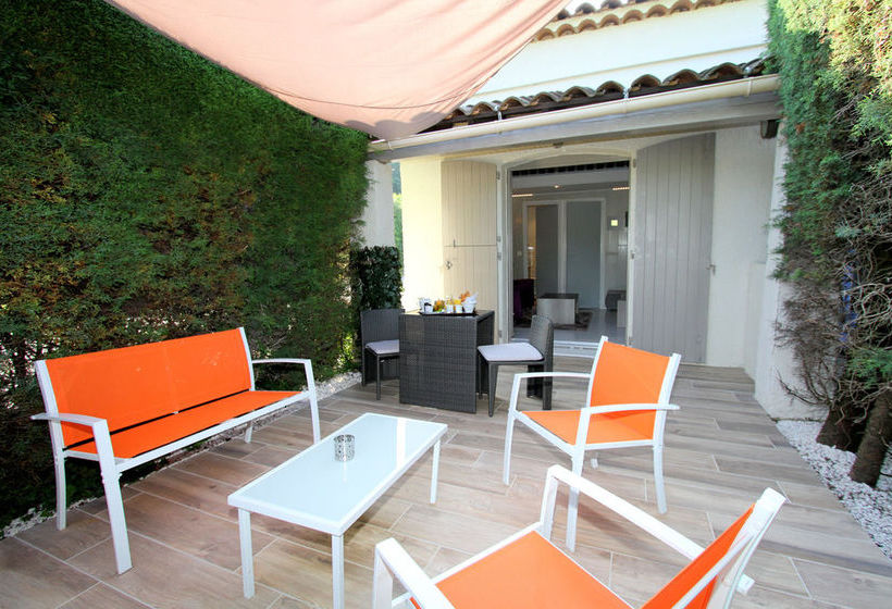 Hotel Auberge Des Pins  | Tourrettes | Var | France 6