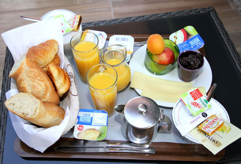 Hotel Auberge Des Pins  | Tourrettes | Var | France 7