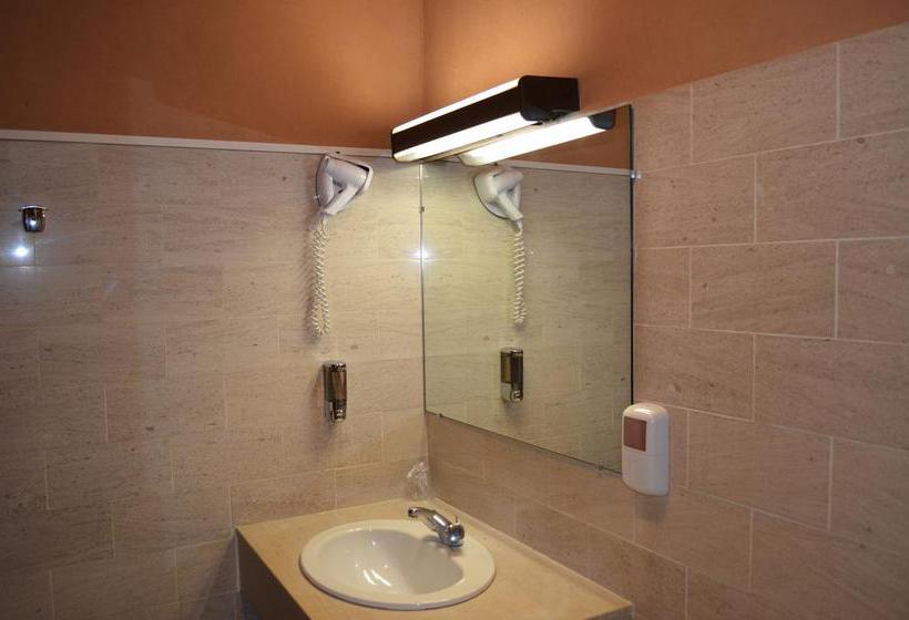 Goldhotel  | Paris | Paris | France 5