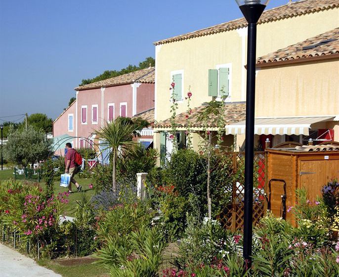 Les Berges Du Canal  | Béziers | Herault | France 2
