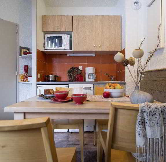 Pierre & Vacances Le Britania  | La Tania | Savoie | France 14