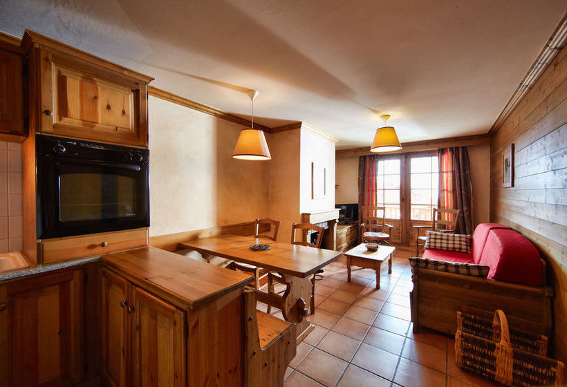 Les Chalets Du Soleil Les Menuires  | Les Menuires | Savoie | France 16