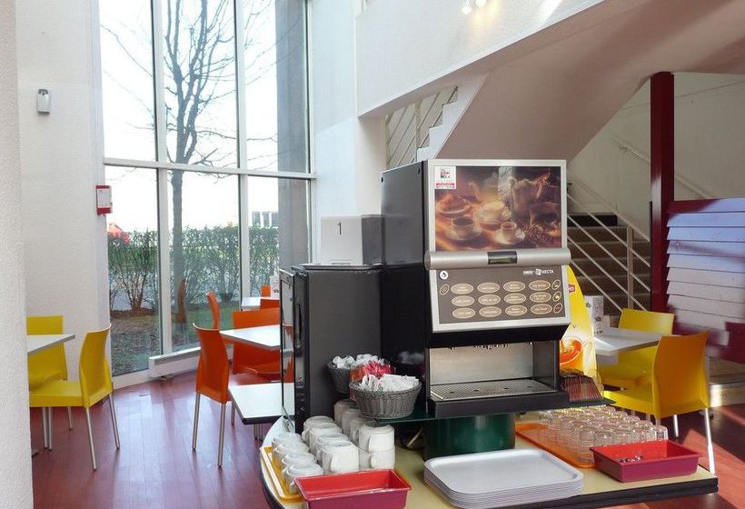 Hôtel Premiere Classe Maurepas CC Paris West  | Maurepas | Yvelines | France 17