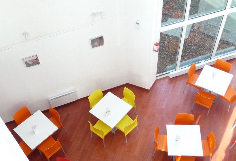 Hôtel Premiere Classe Maurepas CC Paris West  | Maurepas | Yvelines | France 19