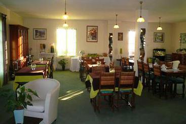 Petit Dej Hotel Arc En Ciel Chateauroux  | Chateauroux | Indre | France 1