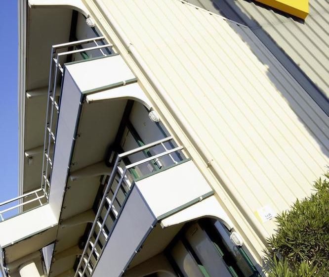 Hôtel Premiere Classe Salon De Provence  | Salon de Provence | Bouches du Rhone | France 14