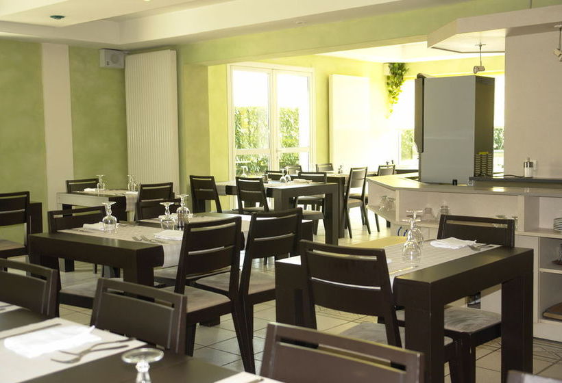 Brit Hotel La Bonne Etape  | Evreux | Eure | Frankreich 15