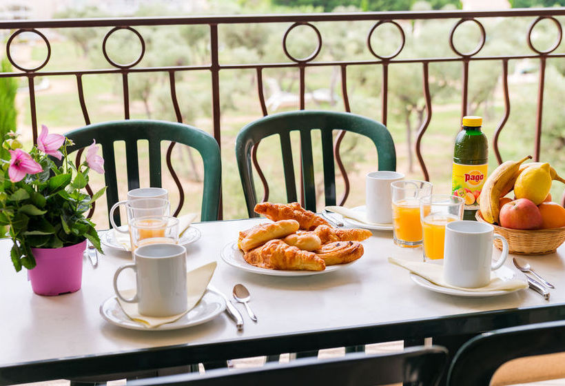 Domaine De Bourgeac Paradou  | Paradou | Bouches du Rhone | France 14