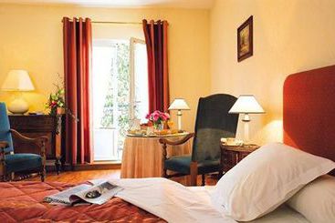 Hotel De La Poste  | Charolles | Saone-et-Loire | France 11