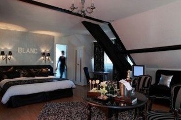 Hotel De La Poste  | Charolles | Saone-et-Loire | France 15