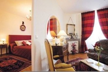 Hotel De La Poste  | Charolles | Saone-et-Loire | France 20