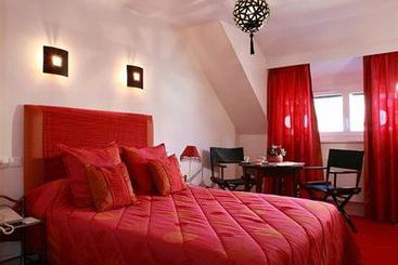 Hotel De La Poste  | Charolles | Saone-et-Loire | France 7