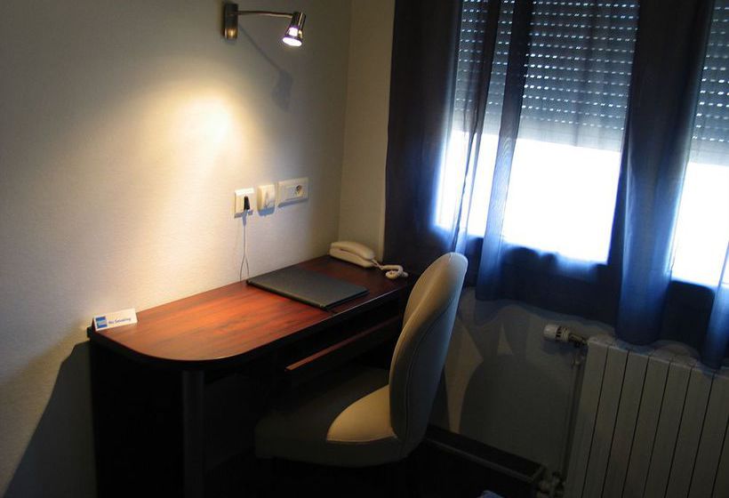 Hotel Pacifique  | Riom | Puy-de-Dome | Frankreich 7