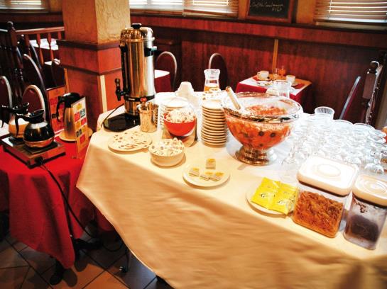 Hotel L'Auberge du Cheval Noir  | Pantin | Seine Saint Denis | Francia 2