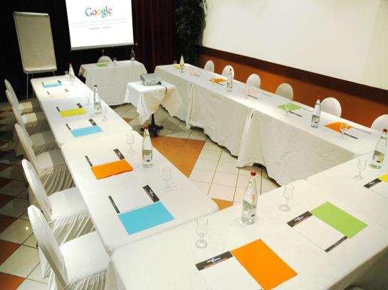 Hotel L'Auberge du Cheval Noir  | Pantin | Seine Saint Denis | Francia 8