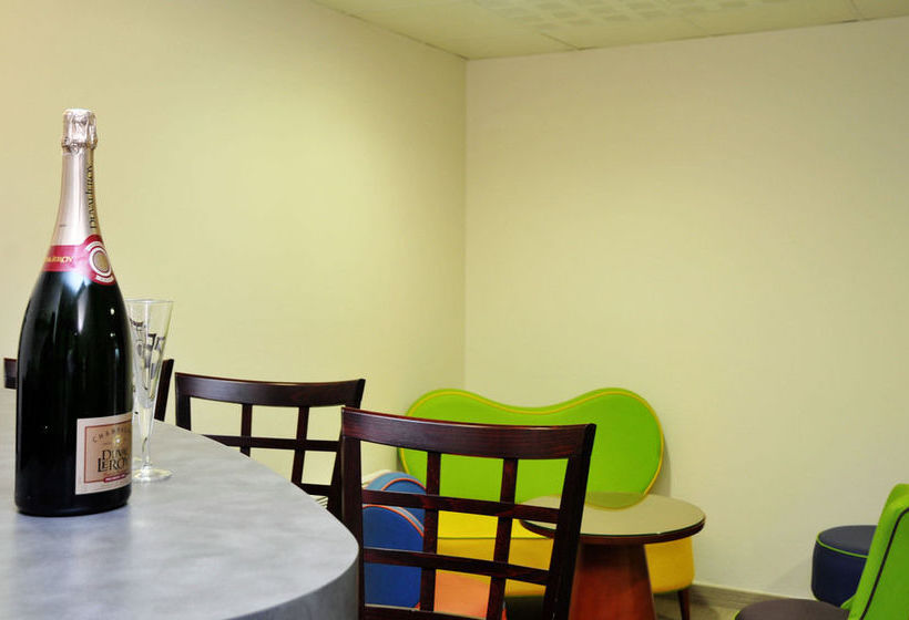 Blue Hotel Saint Brice Courcelles   | Saint Brice Courcelles | Marne | France 12