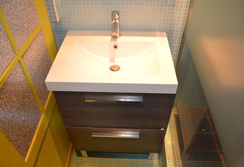 Women Bed  | Malakoff | Hauts-de-Seine | France 7