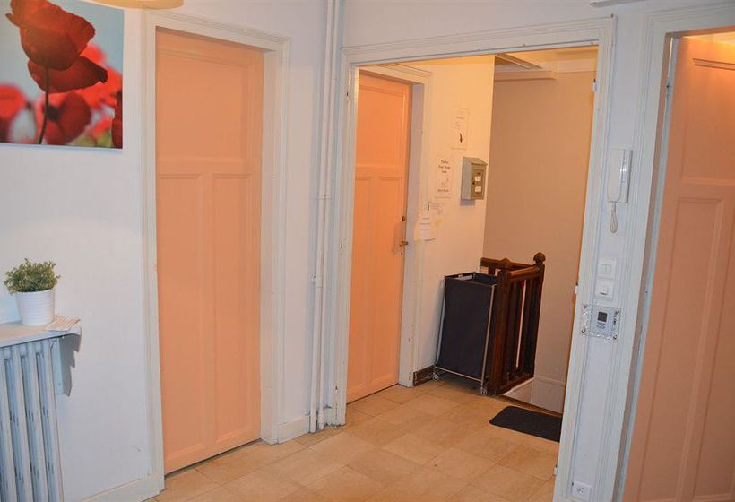 Women Bed  | Malakoff | Hauts-de-Seine | France 9