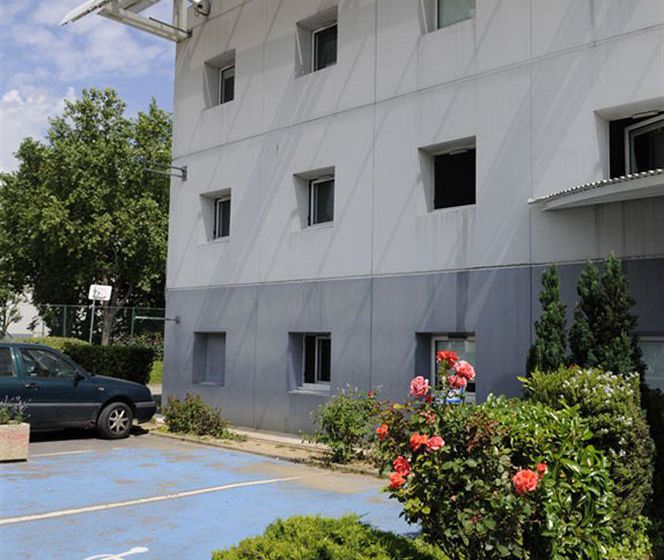 Egg Hotel Goussainville 