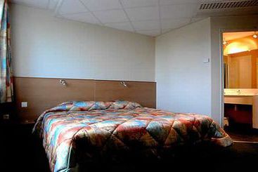 Hotel Le St Aubin  | Gournay en Bray | Sena Maritimo | France 3