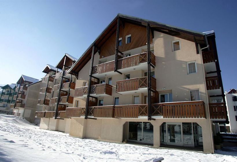 Maeva La Croix Margot 