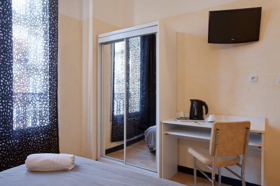 Hôtel Victor Hugo  | Montrouge | Hauts-de-Seine | France 17