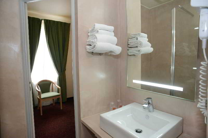 Interhotel Rueil Centre  | Versailles | Yvelines | França 10