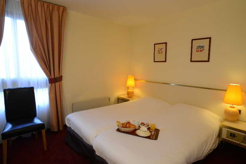 Interhotel Rueil Centre  | Versailles | Yvelines | França 13