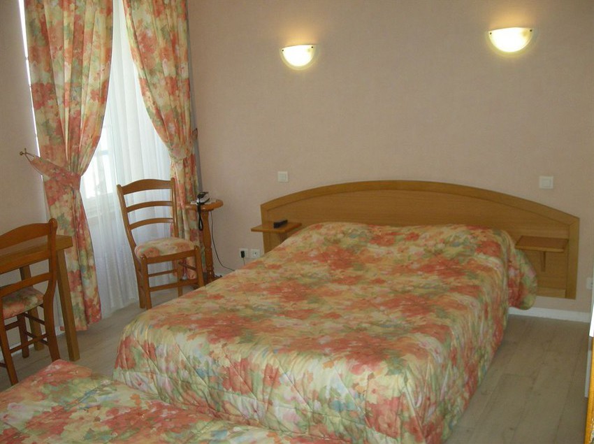 Hôtel De La Renaissance  | Cherbourg | Manche | France 1