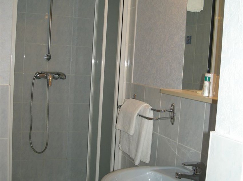 Hôtel De La Renaissance  | Cherbourg | Manche | France 17