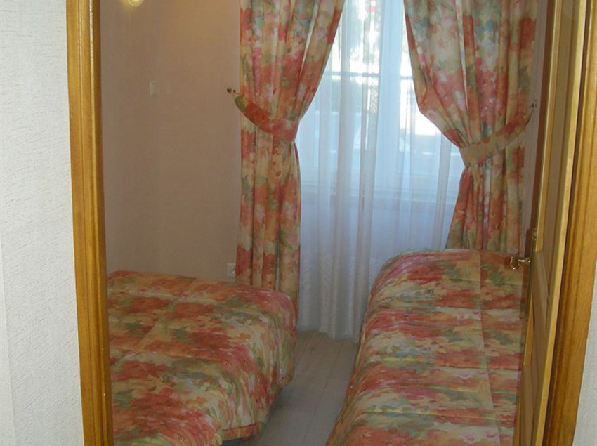 Hôtel De La Renaissance  | Cherbourg | Manche | France 2