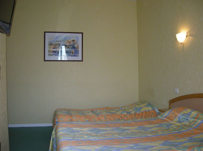 Hôtel De La Renaissance  | Cherbourg | Manche | France 20