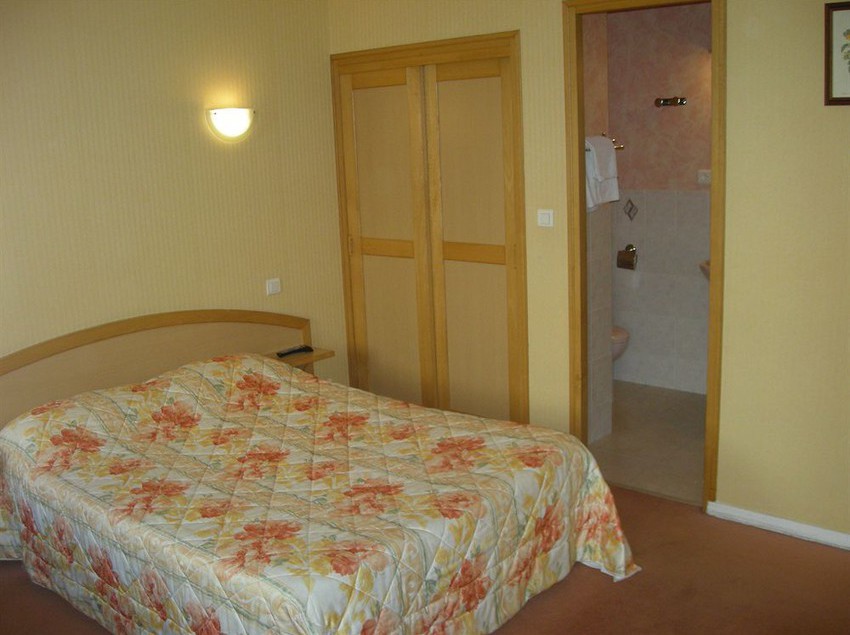 Hôtel De La Renaissance  | Cherbourg | Manche | France 3