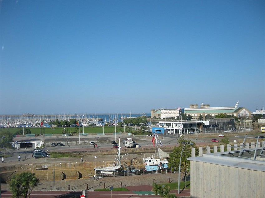 Hôtel De La Renaissance  | Cherbourg | Manche | France 9