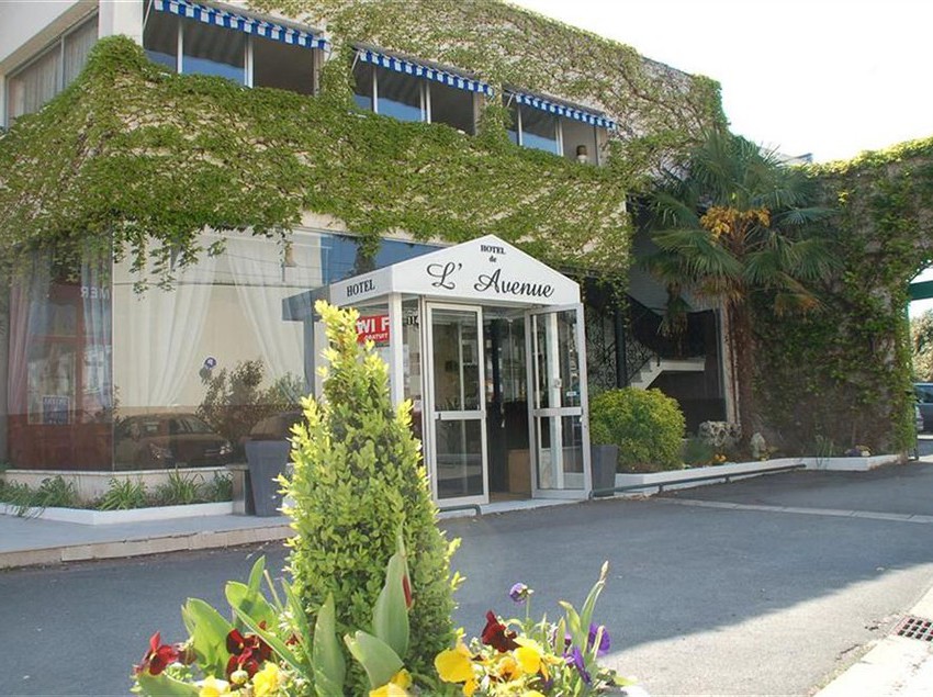 Hotel De L'avenue Saintes Charente Marítimo