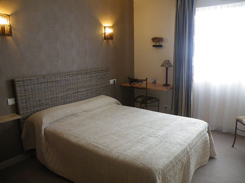 Hôtel De L'avenue  | Saintes | Charente-Maritime | France 4