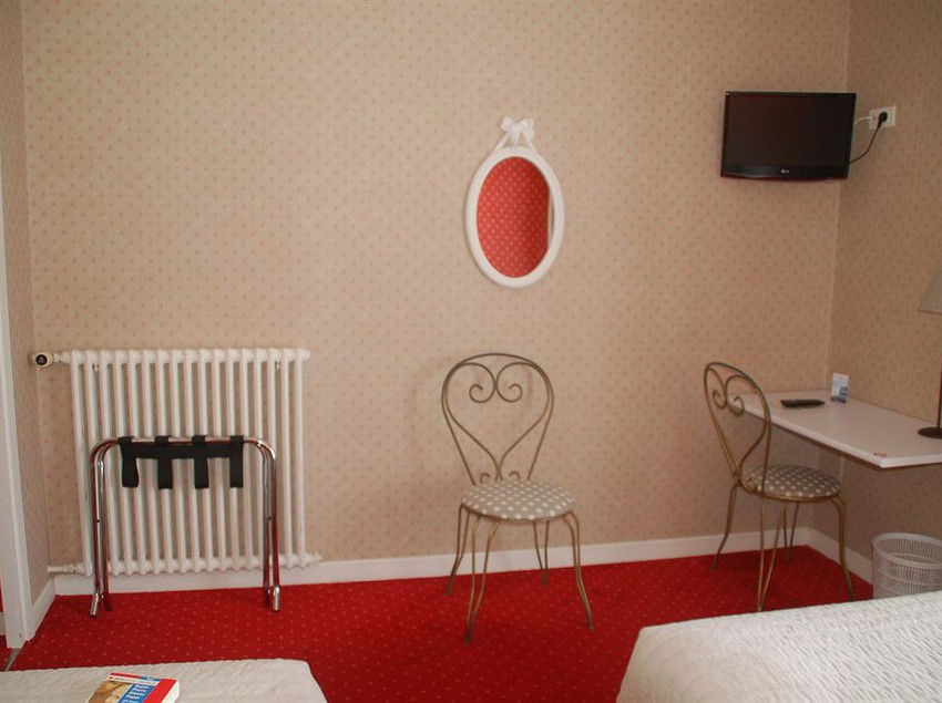 Hôtel De L'avenue  | Saintes | Charente-Maritime | France 5