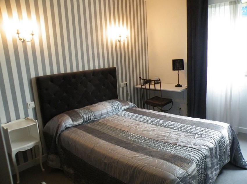 Hôtel De L'avenue  | Saintes | Charente-Maritime | France 9