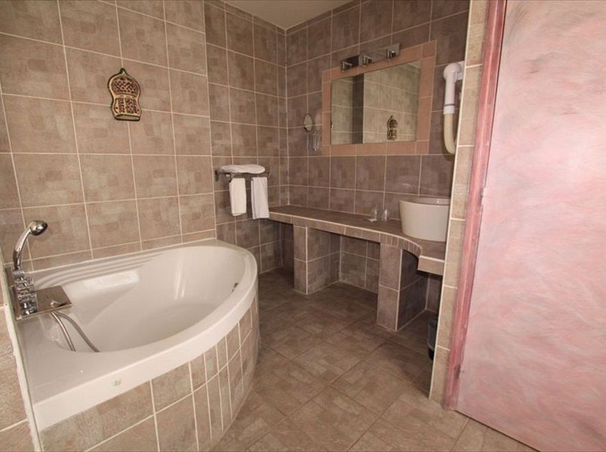 P'tit Dej-hotel Martigues Le 5  | Martigues | Bouches du Rhone | France 1