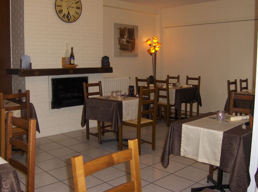 Hotel La Tour De Crecy 