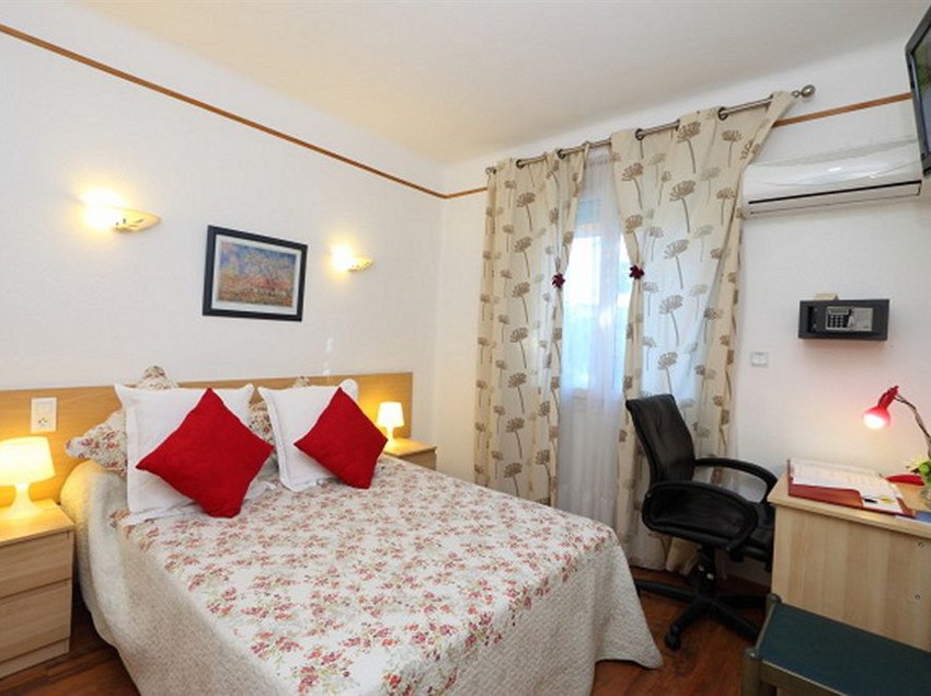 Hôtel Eden Logis  | Martigues | Bouches du Rhone | France 13