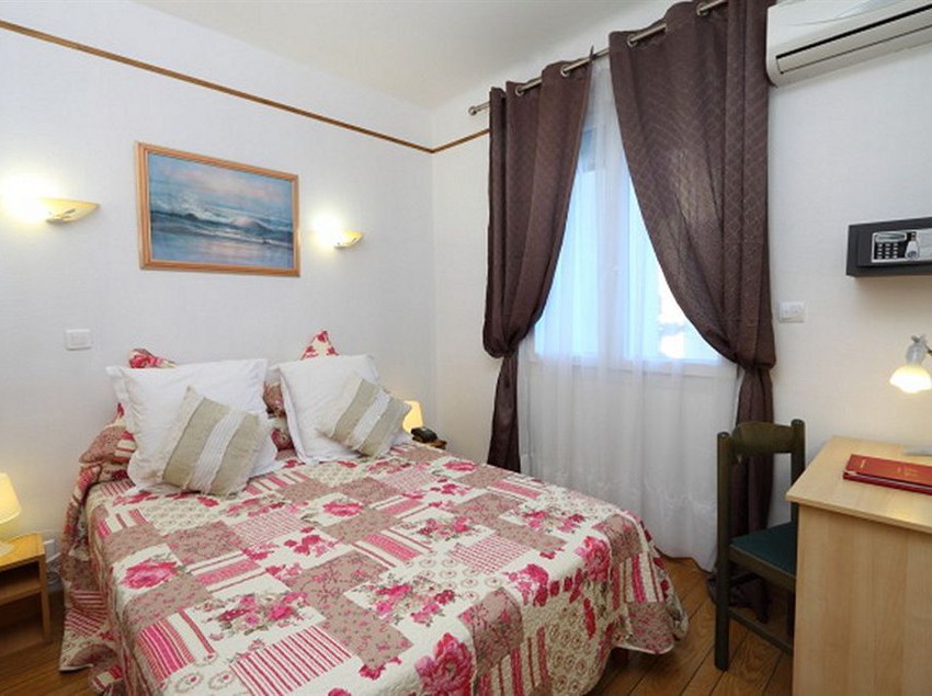 Hôtel Eden Logis  | Martigues | Bouches du Rhone | France 16