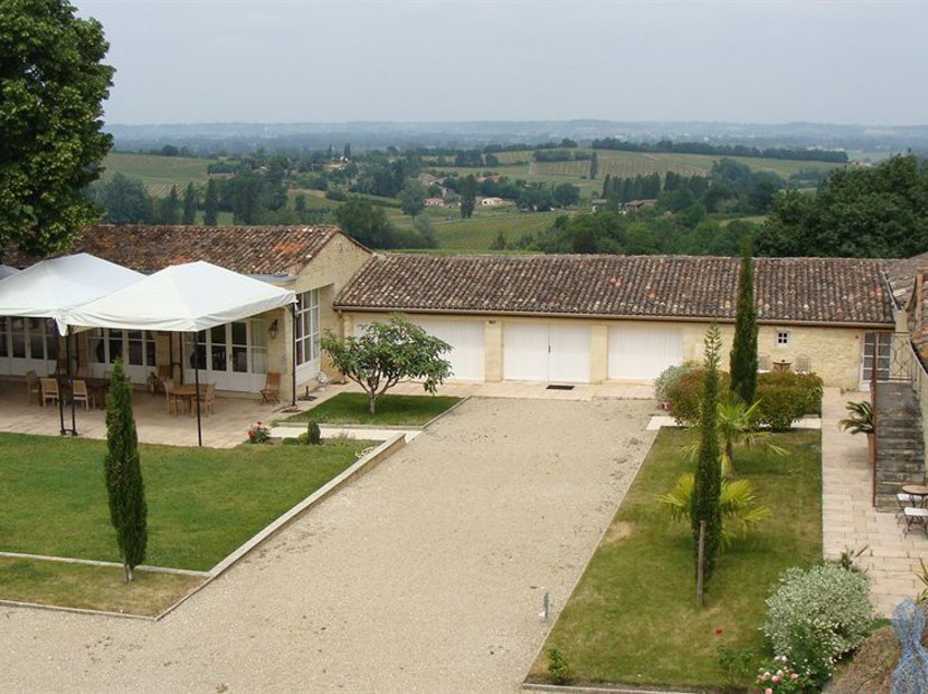 Hôtel Chateau Isabeau De Naujan  | Saint Vincent de Pertignas | Gironde | France 1