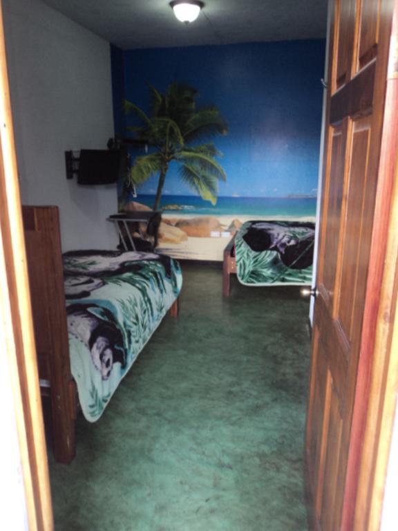 Hotel Cabinas Dormi Bene  | Miramar | Puntarenas | Costa Rica 4