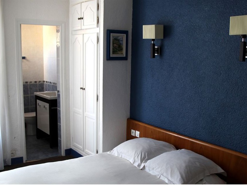 Hôtel Briand  | Levallois Perret | Hauts-de-Seine | France 1