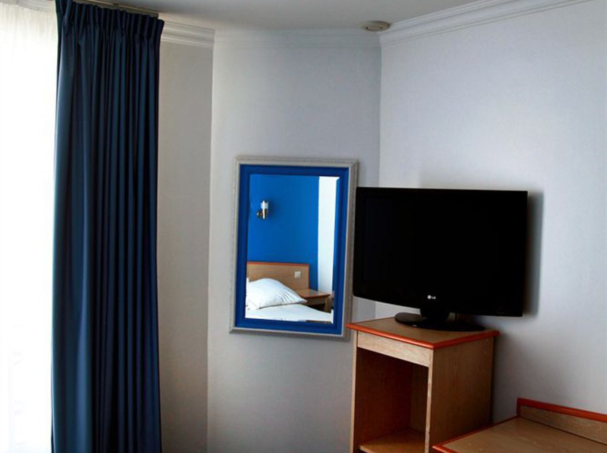 Hôtel Briand  | Levallois Perret | Hauts-de-Seine | France 8