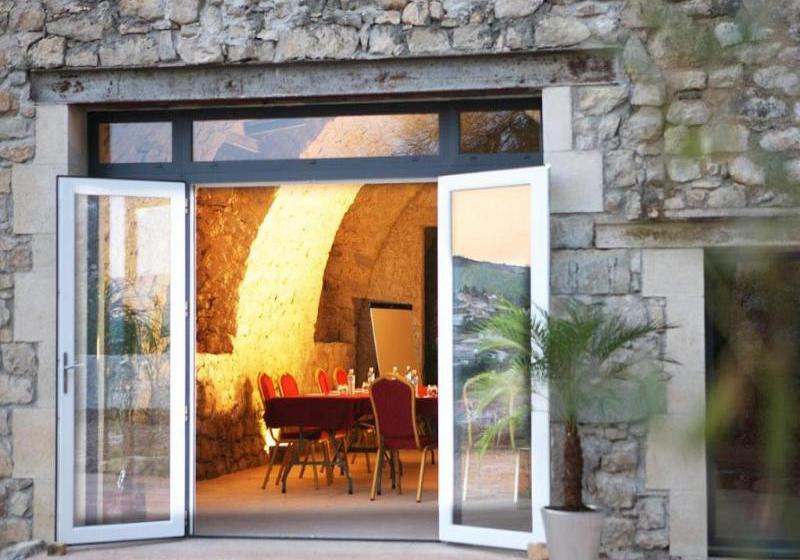 Hôtel Domaine De Saint Esteve  | Millau | Aveyron | France 9