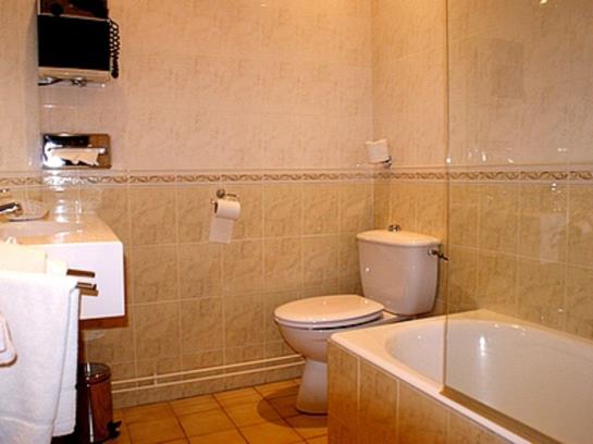 Hôtel Le Commerce  | Mirepoix | Ariege | France 5