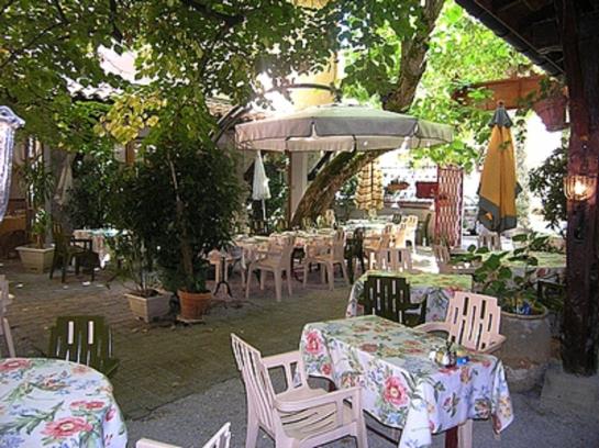 Hôtel Le Commerce  | Mirepoix | Ariege | France 6