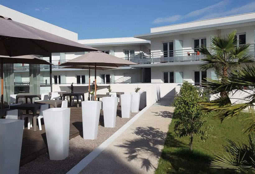 Zenitude Hotel-residences Le Maestria  | Antibes | Alpes-Maritimes | France 11